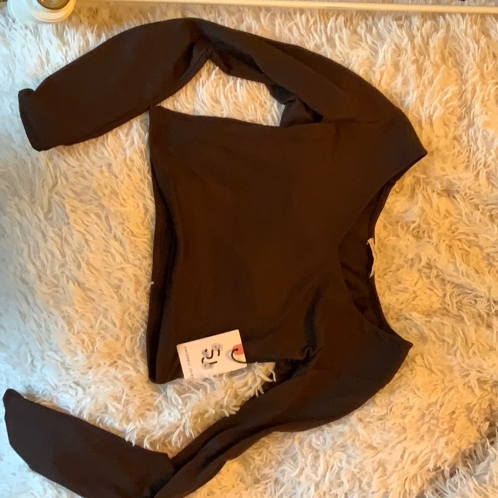 Super cute cropped long sleeve brown shirt